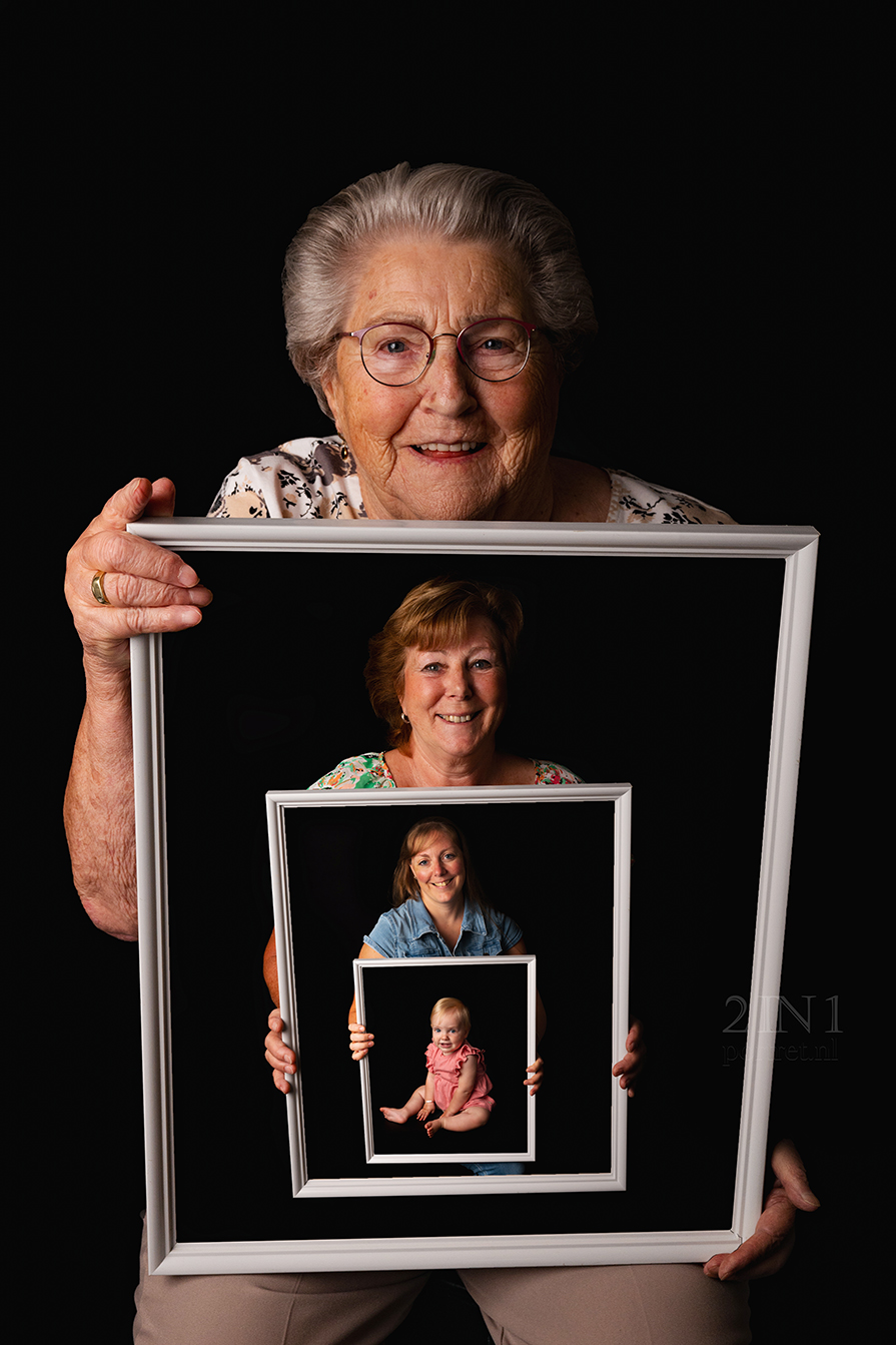 vier generaties dames portret